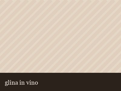 Par ob vretenu s kozarcema vina